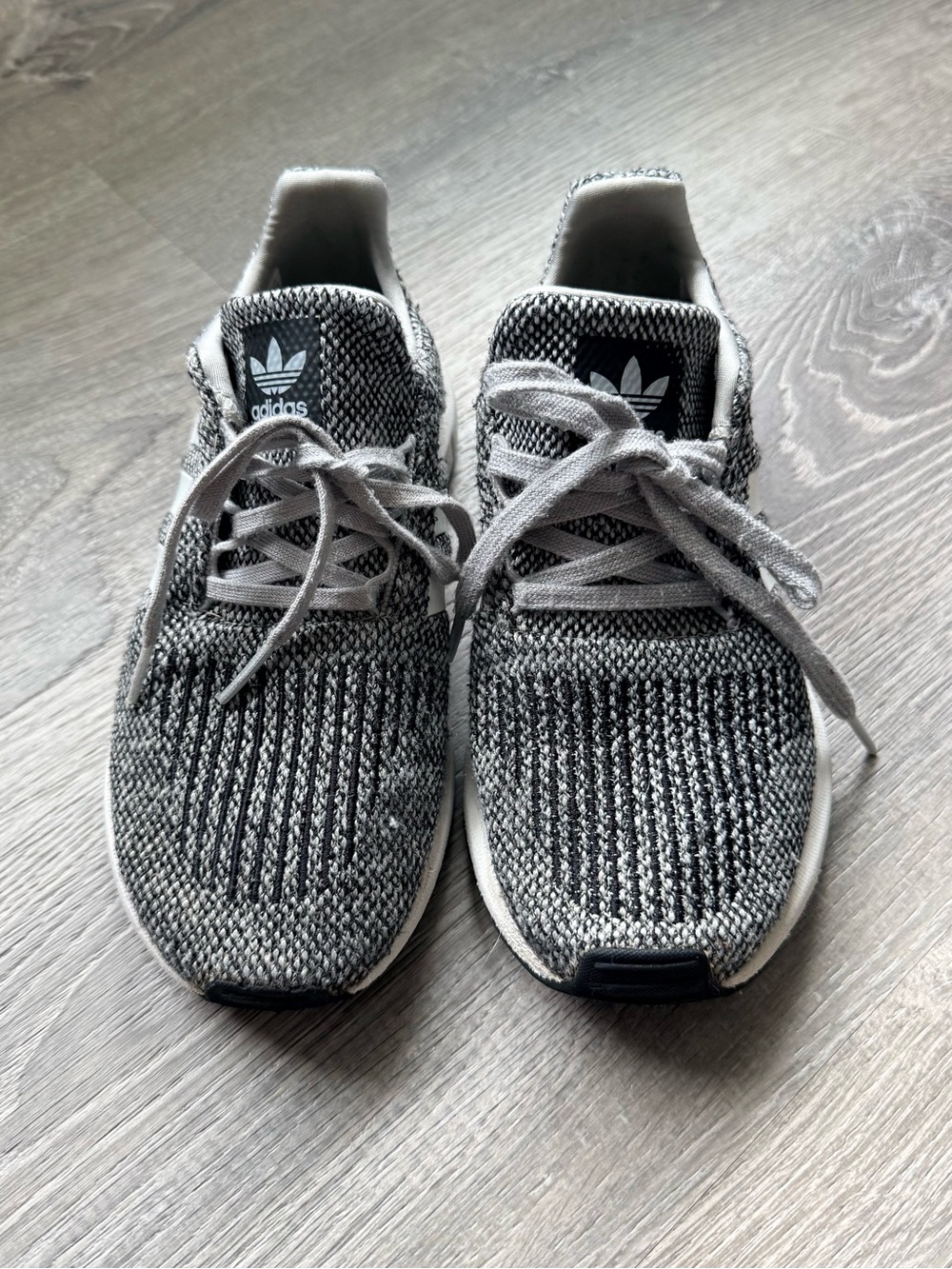 adidas Swift Run Kid’s US 3 Gray and White Lace-Up Knit Sneakers